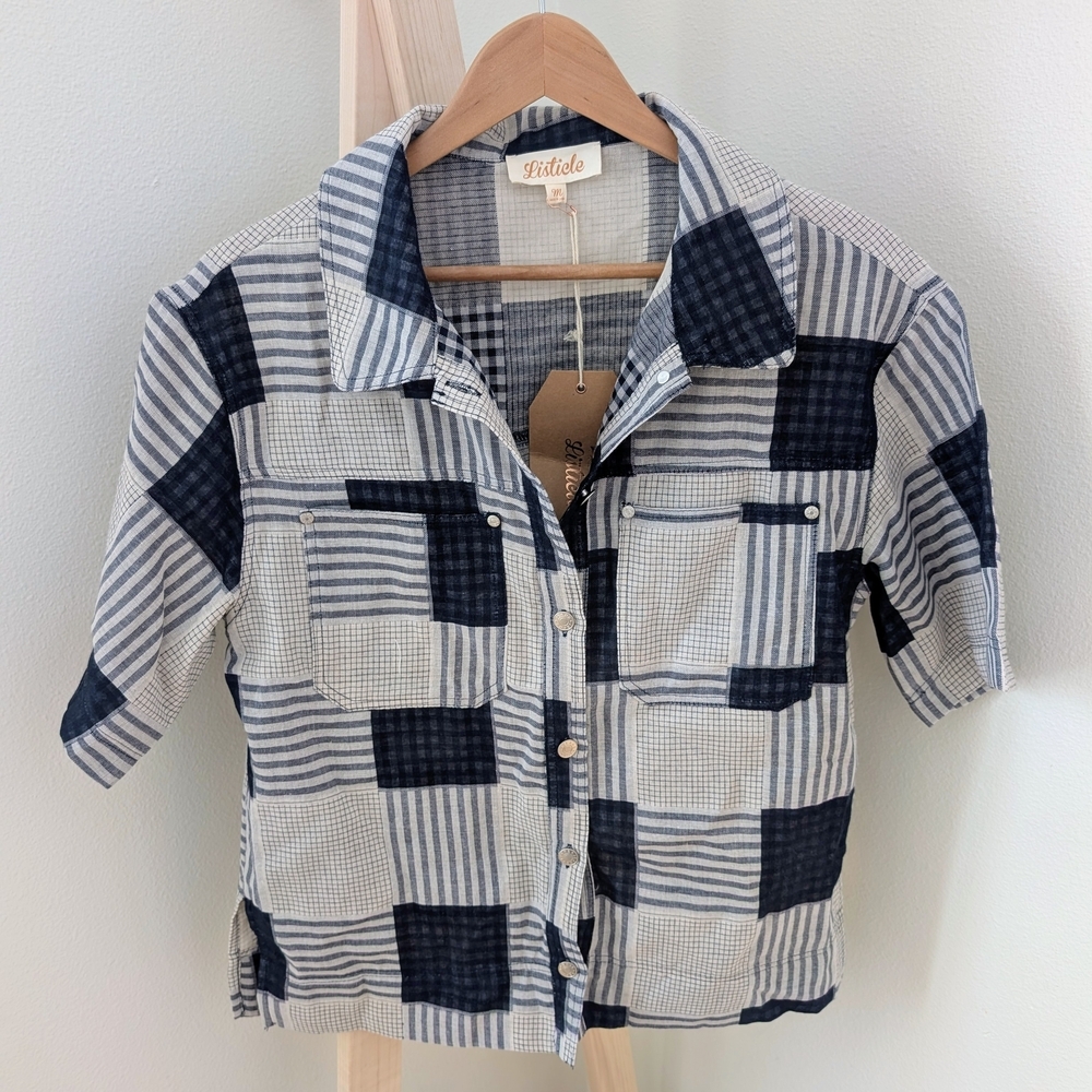 NWT Boutique Plaid Patchwork Collared Button Front Top In Navy/White